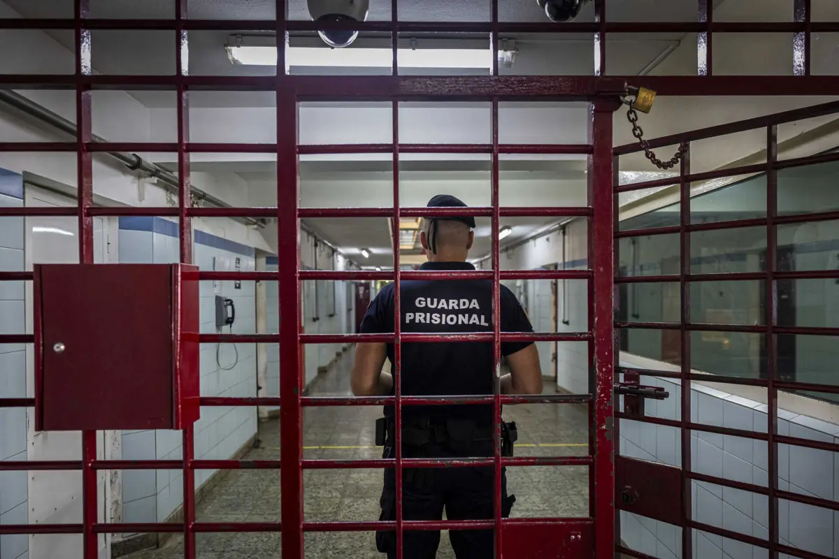 Os dois casos registados na cadeia da Guarda foram comunicados à Saúde Pública