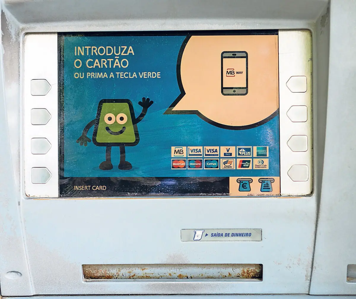 Imagem de contexto do artigo Exigências dos bancos deixam Interior sem caixas multibanco