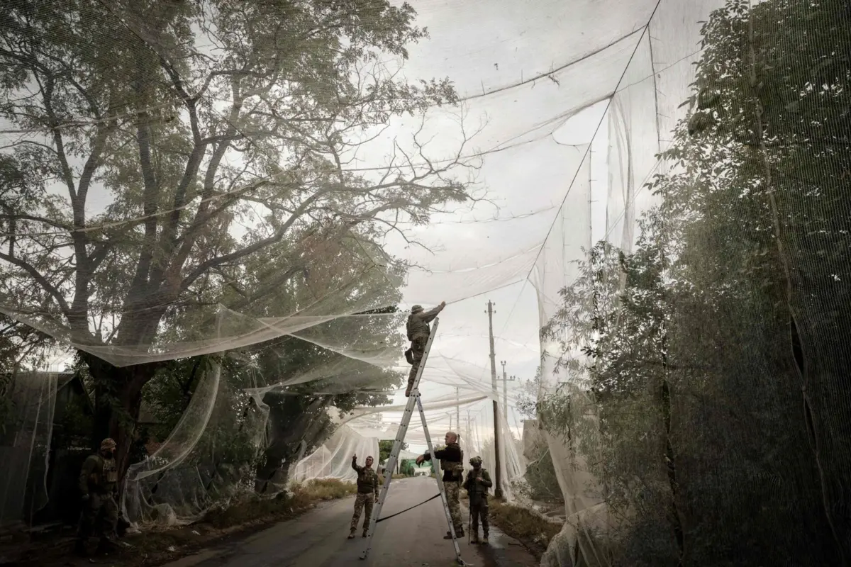 Instalação de proteção contra drones russos numa zona não identificada da Ucrânia