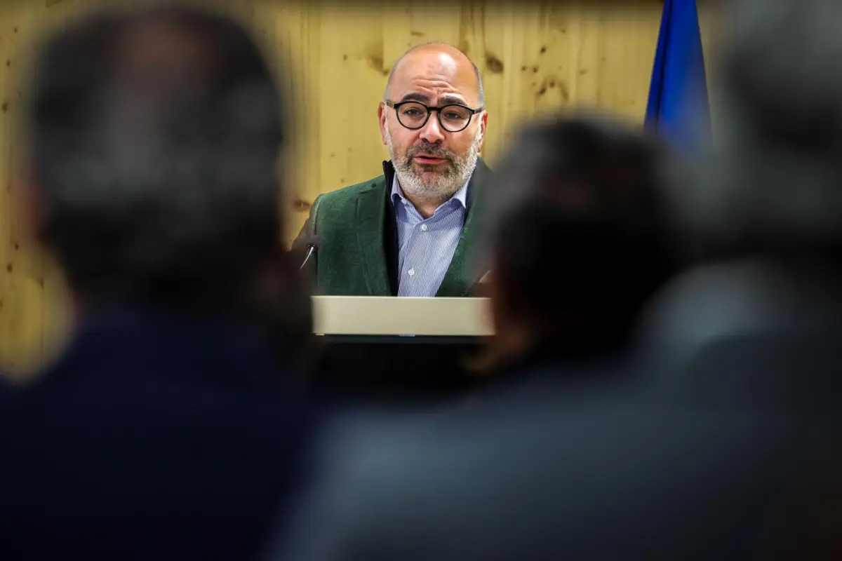 O ministro das Infraestruturas e Habitação, Miguel Pinto Luz