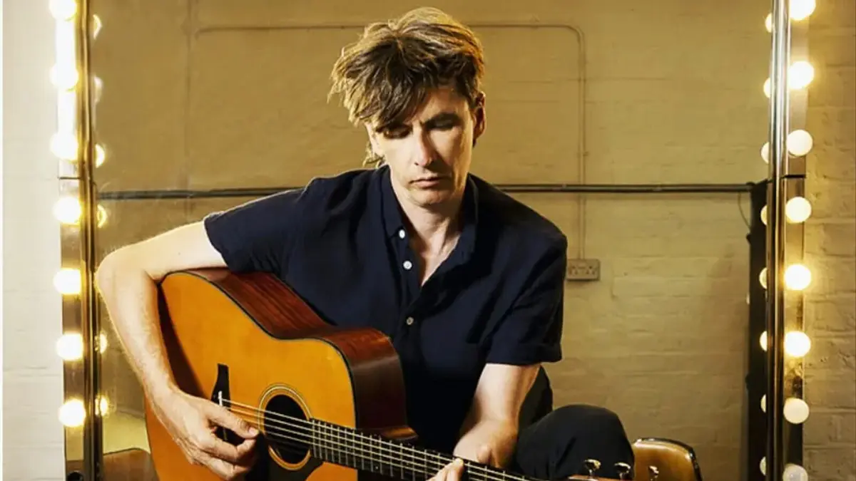 Bernard Butler: "As pessoas veem-me como um tipo enigmático, misterioso, quase soturno, mas eu não sou assim", diz ao JN