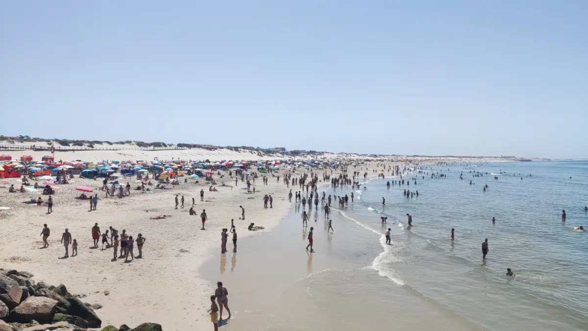 Criança perdeu-se na Praia da Barra