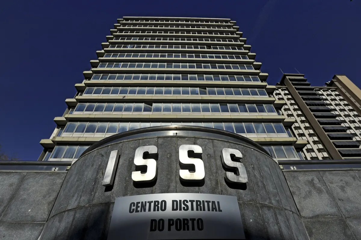 Funcionária do Centro Distrital do Porto transferiu 788.088 euros por engano