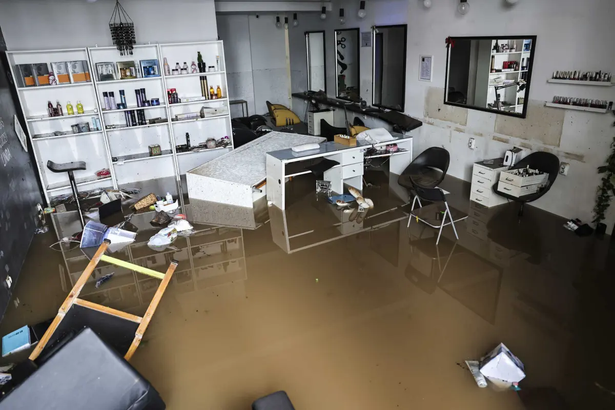 Chuvadas em dezembro passado causaram prejuízos em lojas na zona de Algés