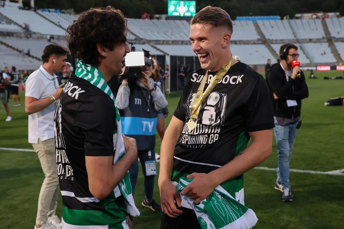 Imagem de contexto do artigo Imagens: Sporting faz a festa da dobradinha, águias abatidas no Jamor