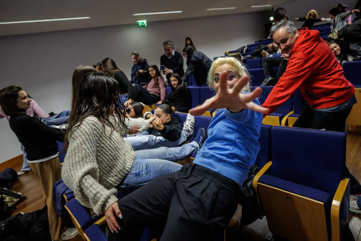 Após inibição inicial, alunas renderam-se à iniciativa