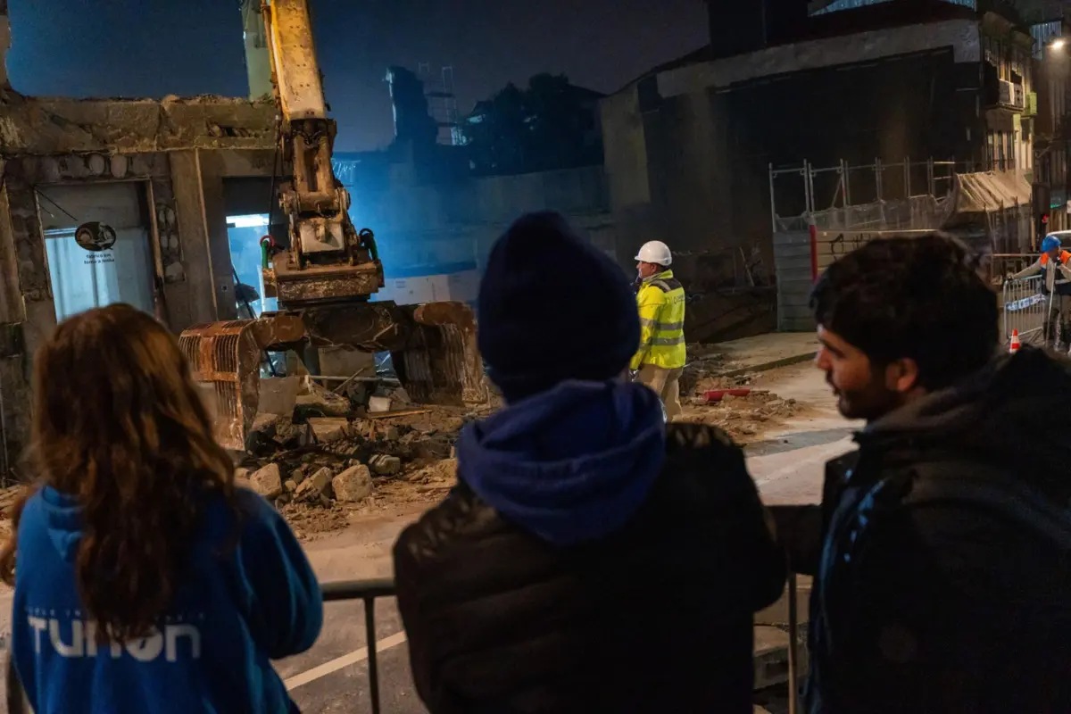 Rua do Bonfim é uma das mais movimentadas do Porto