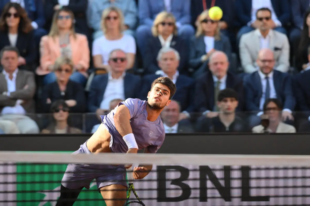 Alcaraz continua a arrecadar títulos