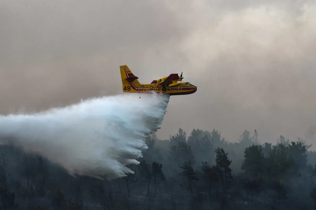 Ajuda internacional chega hoje