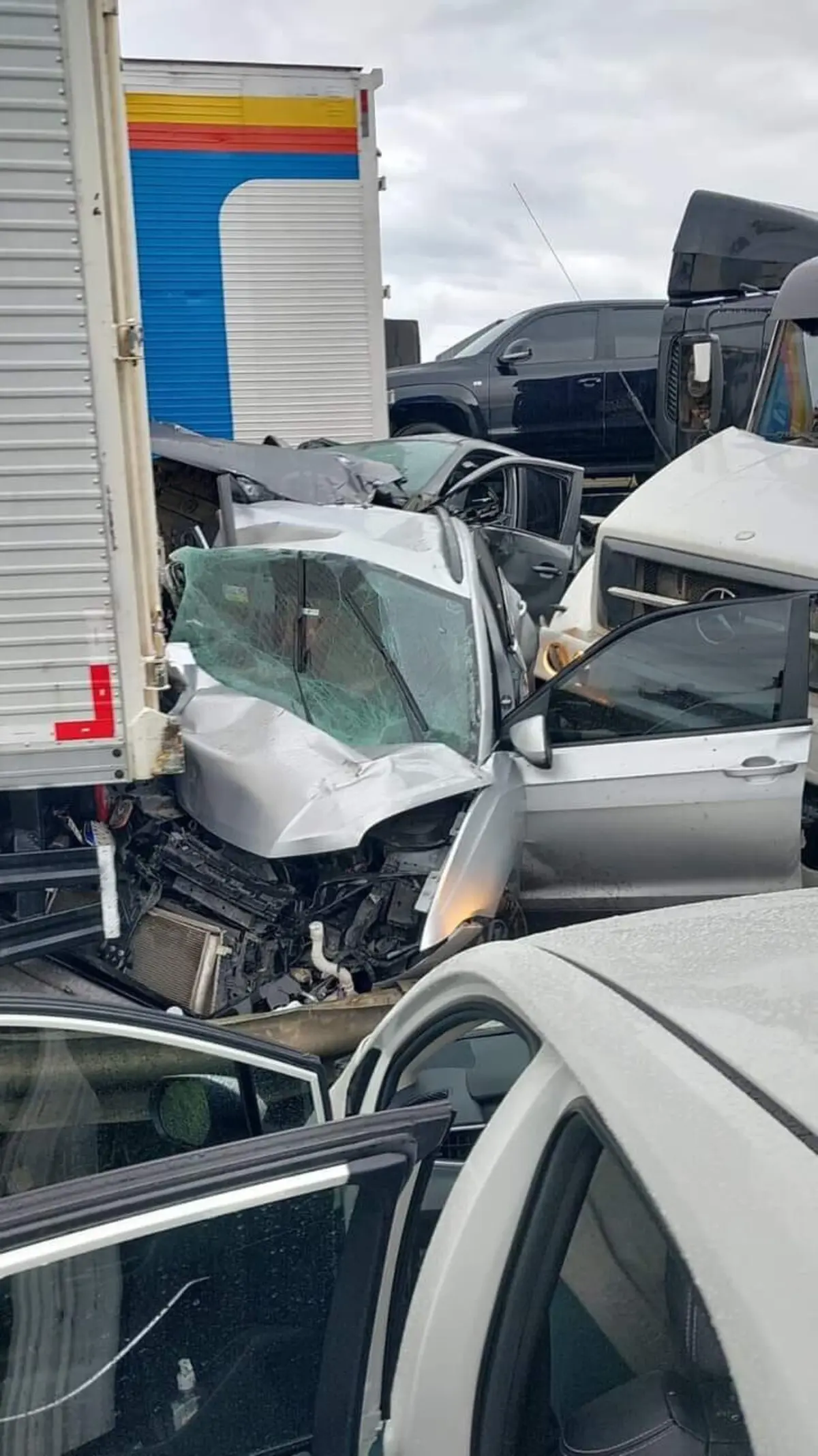 Imagem de contexto do artigo Acidente com dezenas de camiões e carros no Brasil causa cinco mortes