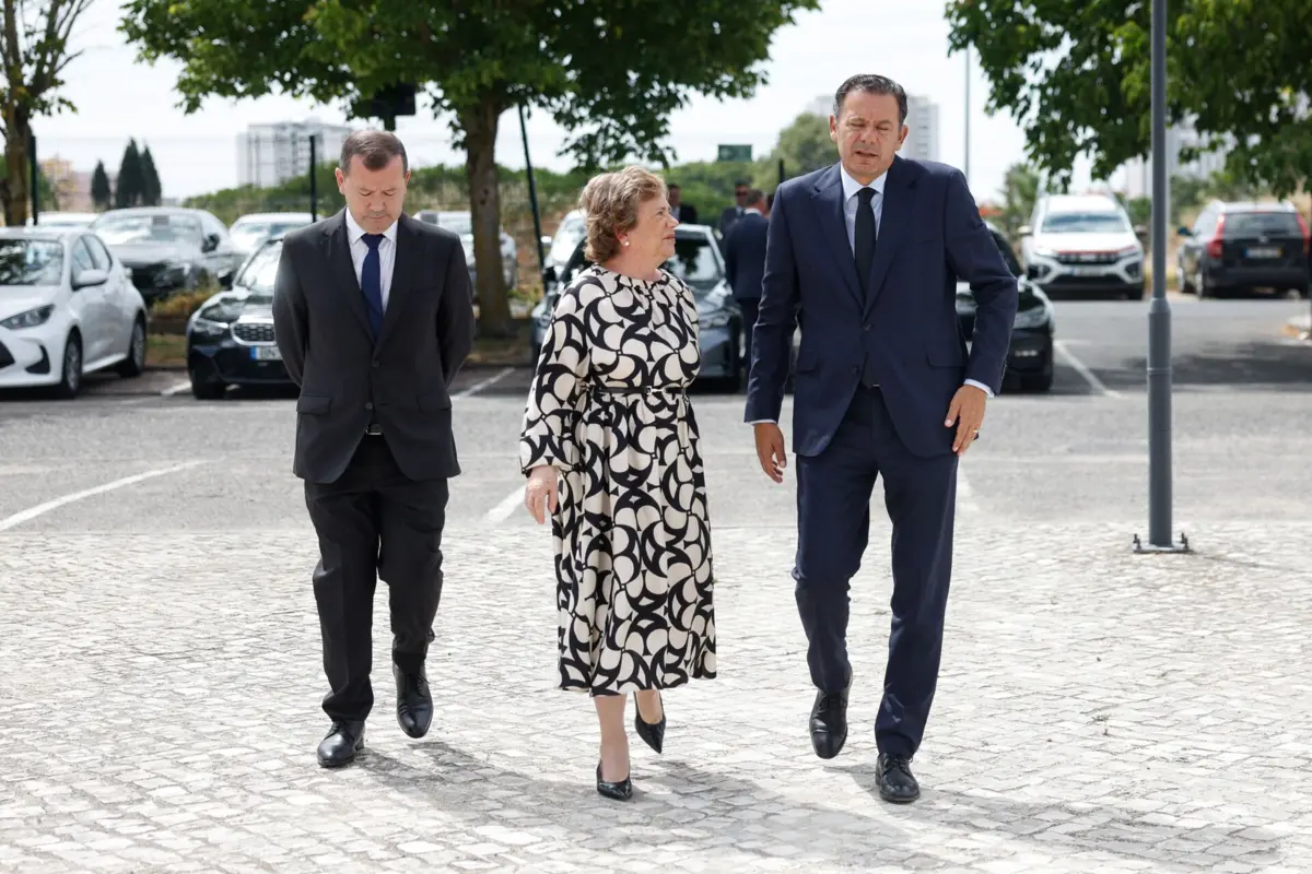 O secretário de Estado da Proteção Civil, Rui Rocha (à esquerda na imagem), afirma que este ano têm surgido "circunstâncias anormais"