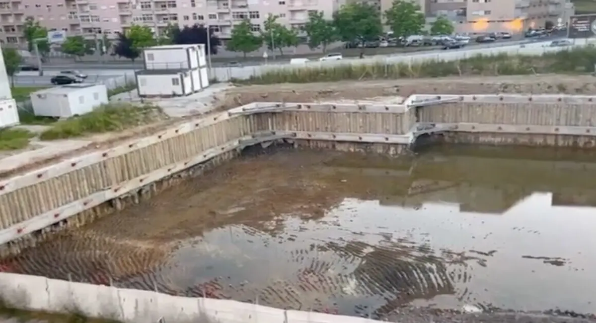 Autarca diz que obra está parada há apenas três dias e não há um mês e meio