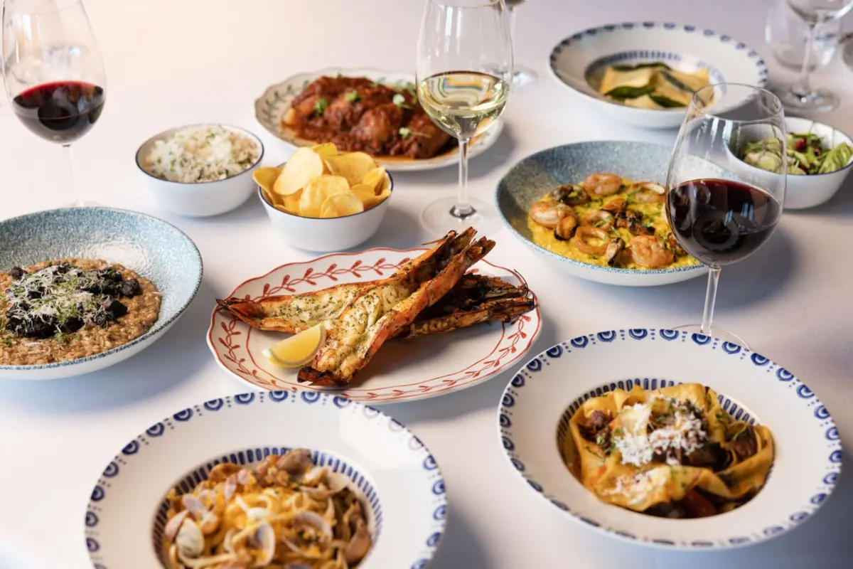 O peixe e o marisco estão em destaque no menu do Bugio, em Oeiras.