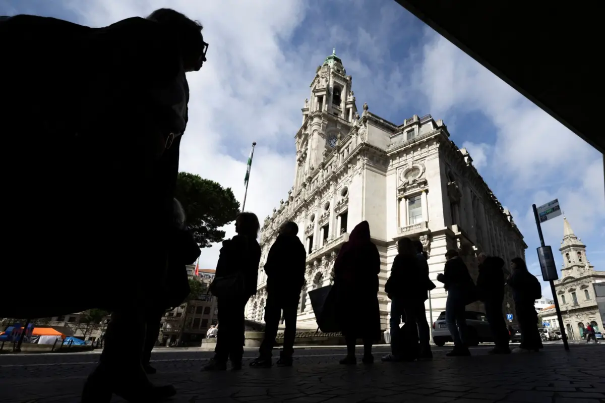 Ladrão foi perseguido por populares na Avenida dos Aliados