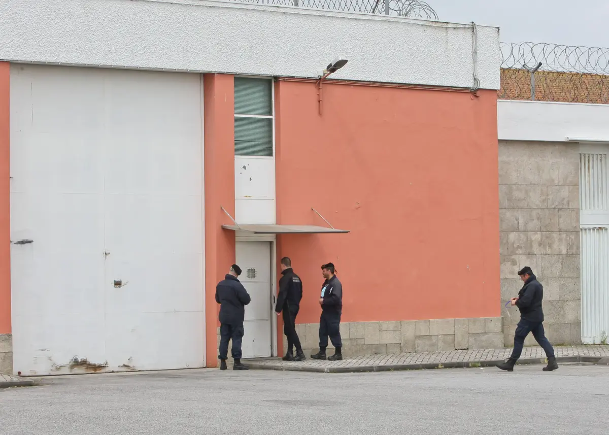 Fugitivo regressou ao estabelecimento prisional de Custóias