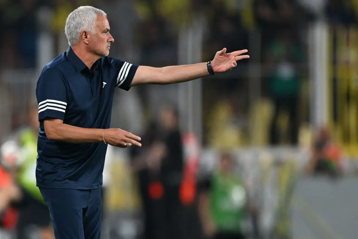 Mourinho vai agora preparar o encontro com o Benfica