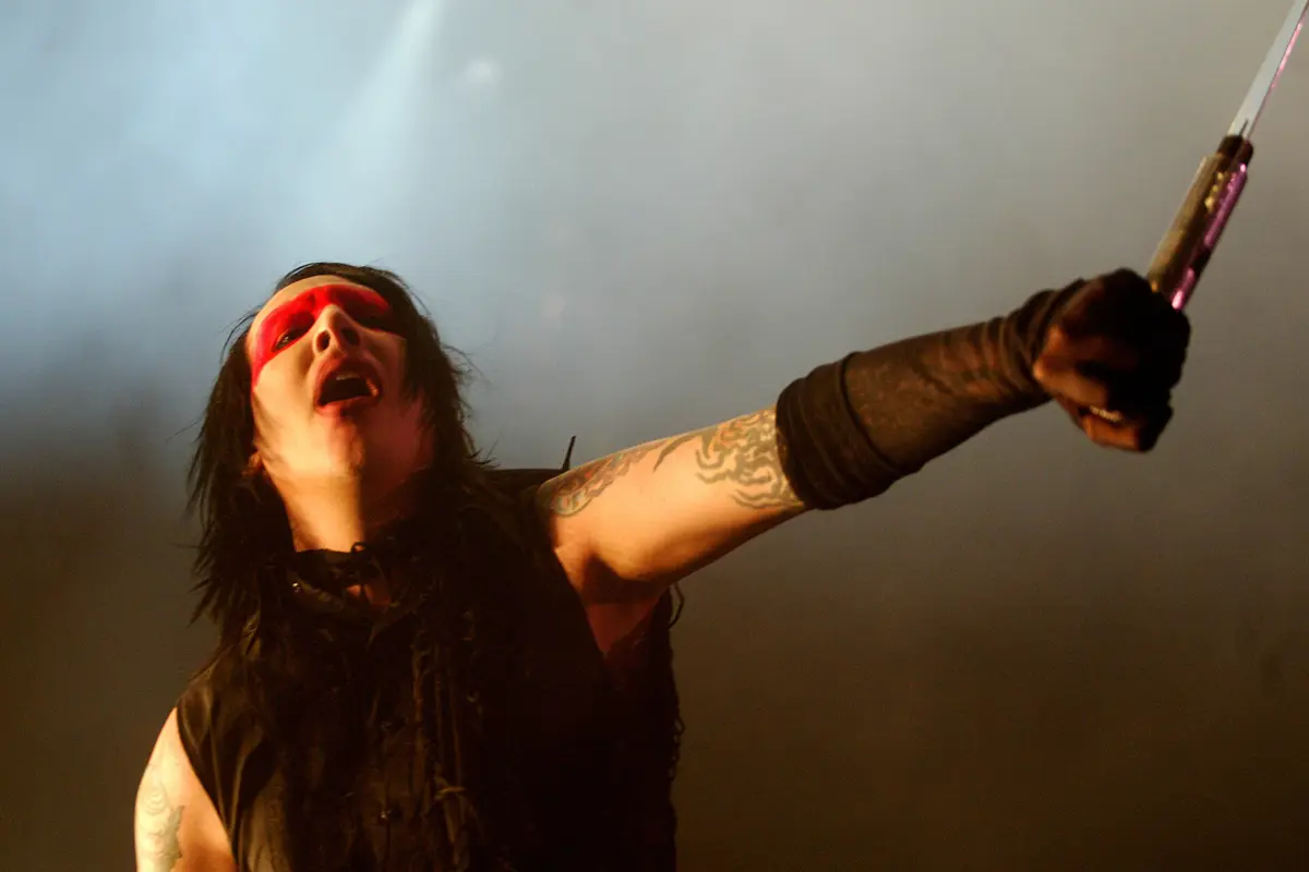 Nos últimos três anos, o músico foi acusado por várias mulheres que se dizem vítimas de crimes sexuais