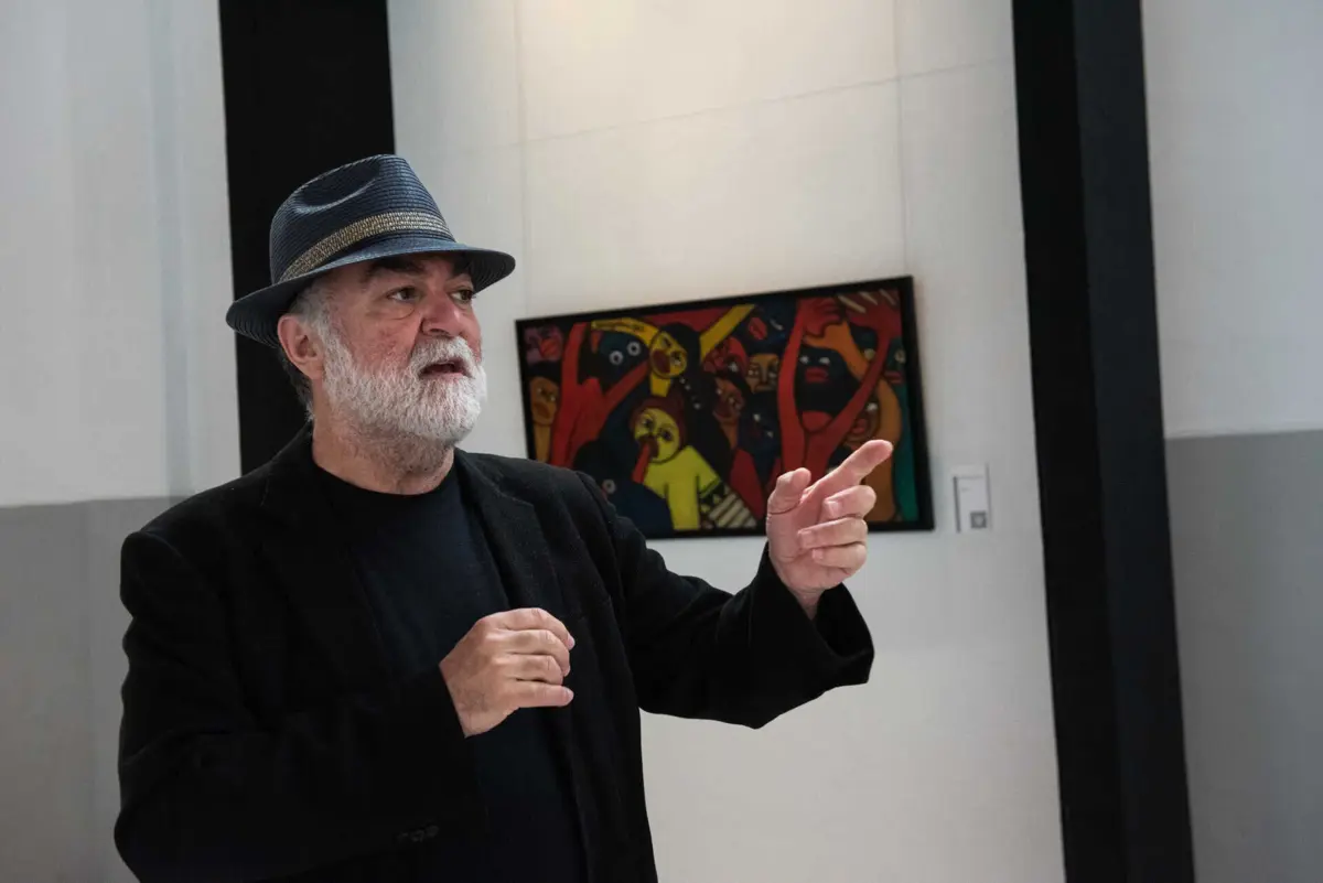 Agostinho Santos, curador do ciclo de artes plásticas que celebra o 25 de Abril