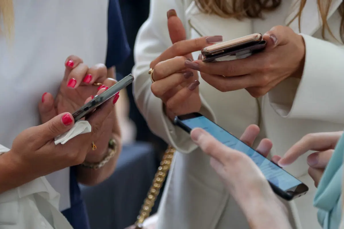 Imagem de contexto do artigo Descida na UE, subida em Portugal: a montanha-russa dos preços das telecomunicações