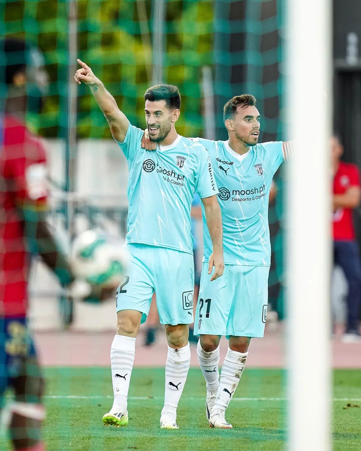 Pizzi e Ricardo Horta marcaram no triunfo bracarense em Chaves,