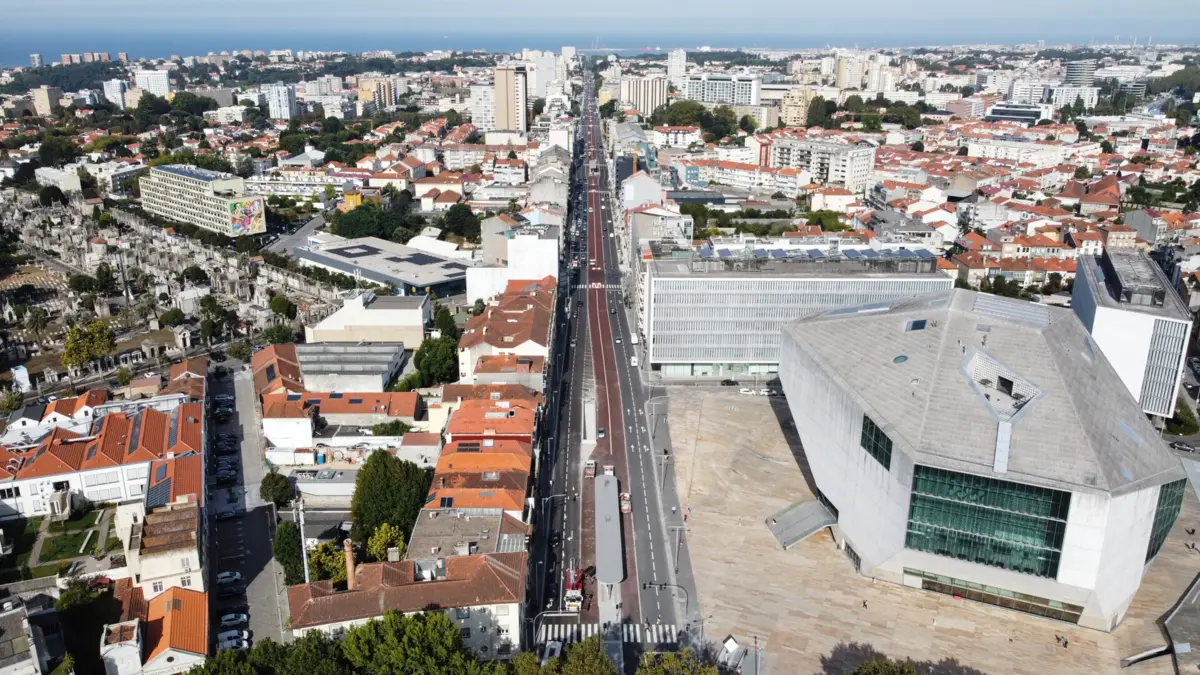 Segunda fase do projeto transformaria todo corredor central da Avenida da Boavista, no Porto, num canal de metrobus
