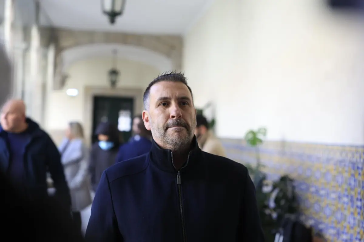 Ex-oficial de ligação aos adeptos ganhou processo ao F. C. Porto