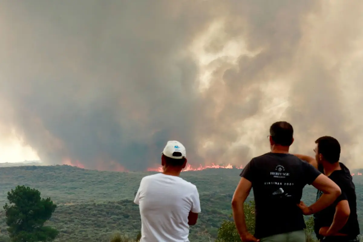 Nas últimas semanas, o país foi assolado por incêndios, sobretudo nas regiões Norte e Centro