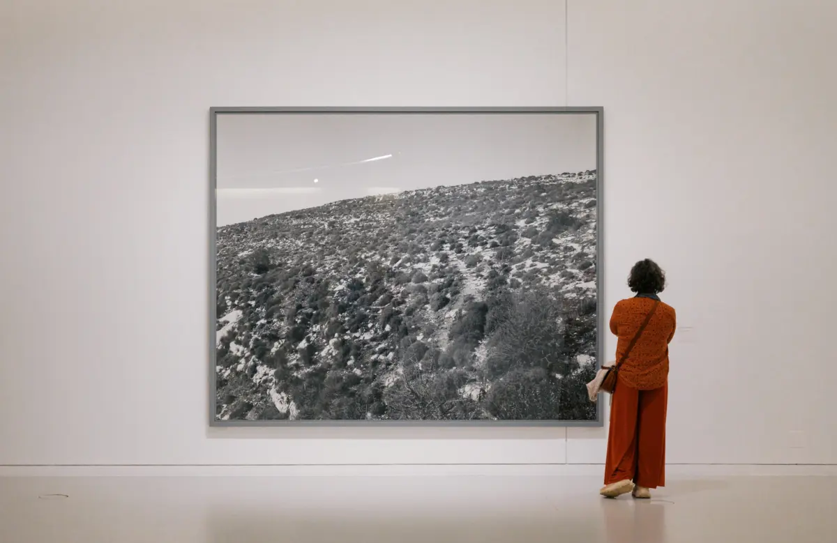 Na mostra, encontramos cenas do quotidiano, detalhes e pequenos contos