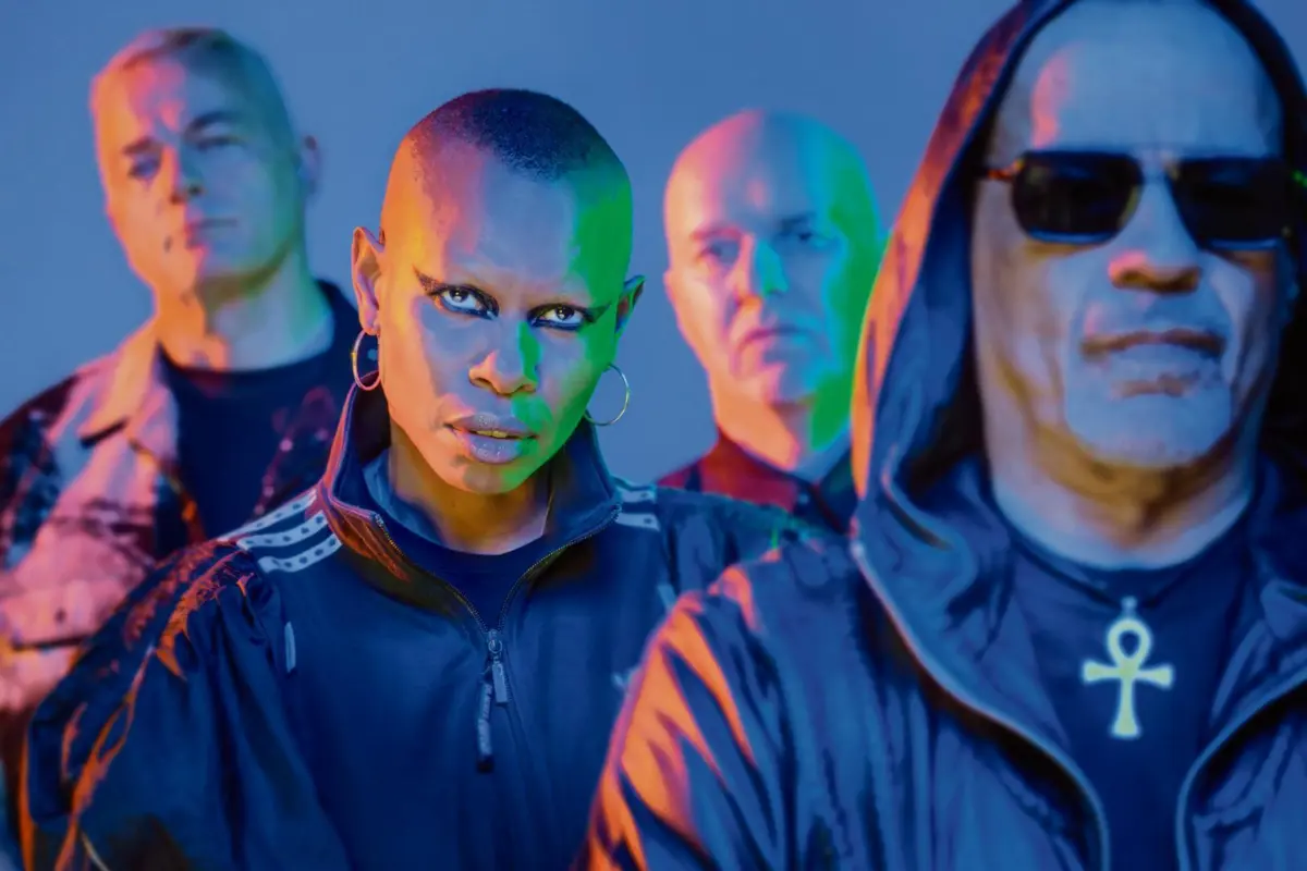 Os quatro Skunk Anansie: Cass (baixo), Skin (voz), Ace (guitarra) e Mark Richardson (bateria)