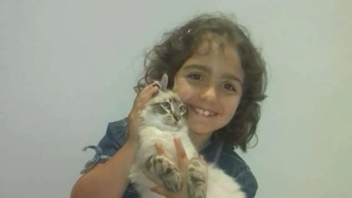 Valentina, de nove anos, foi torturada pelo pai com água a ferver e espancamentos, enquanto a madrasta assistia, na Atouguia da Baleia, em 2020