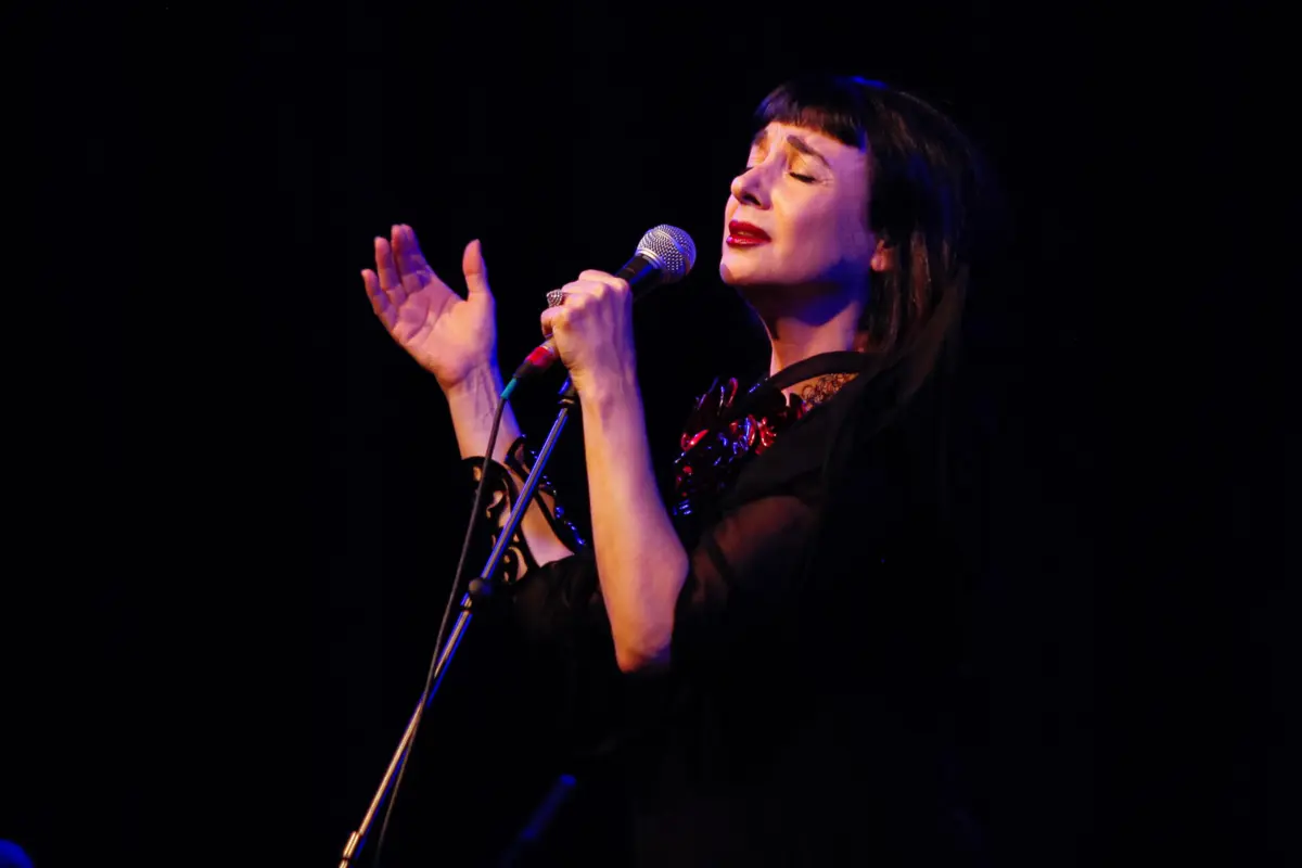 Imagem de contexto do artigo Morreu a primeira fadista na Billboard, a sempiterna Mísia