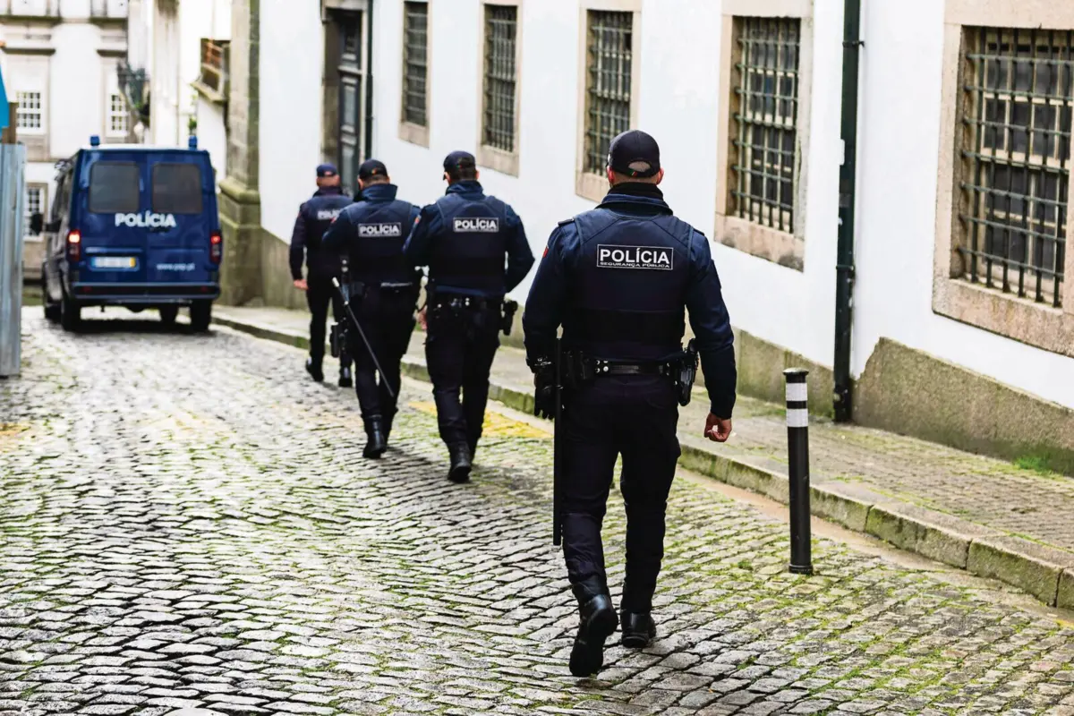 Trabalho por turnos e baixos salários também são fator de instabilidade no matrimónio