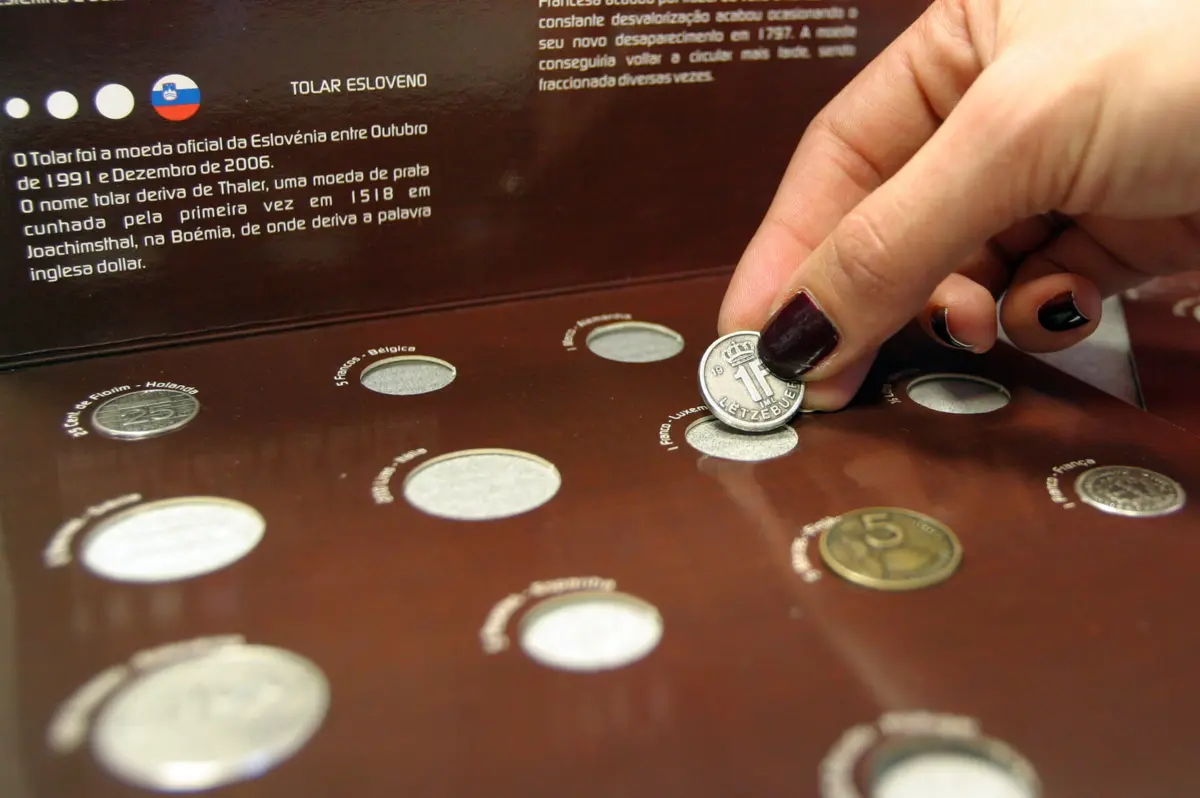 Homem detido por circular em carro furtado e assaltar residência