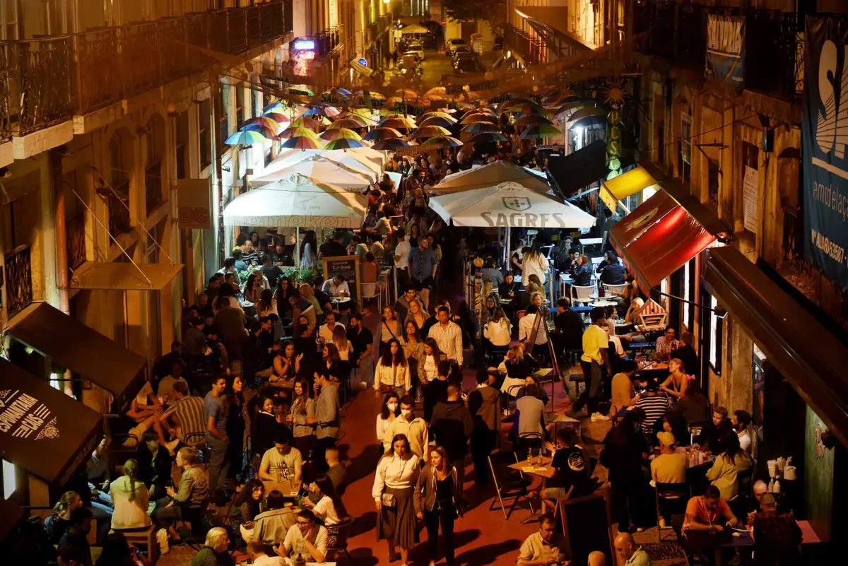 Medida vai ser aplicada em alguns bares do Bairro Alto, em Lisboa, esta semana