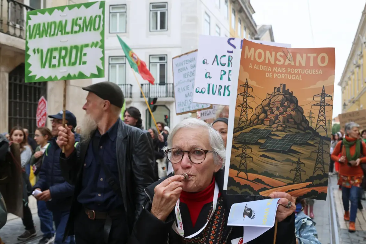 Manifestação contra as megacentrais solares em Lisboa