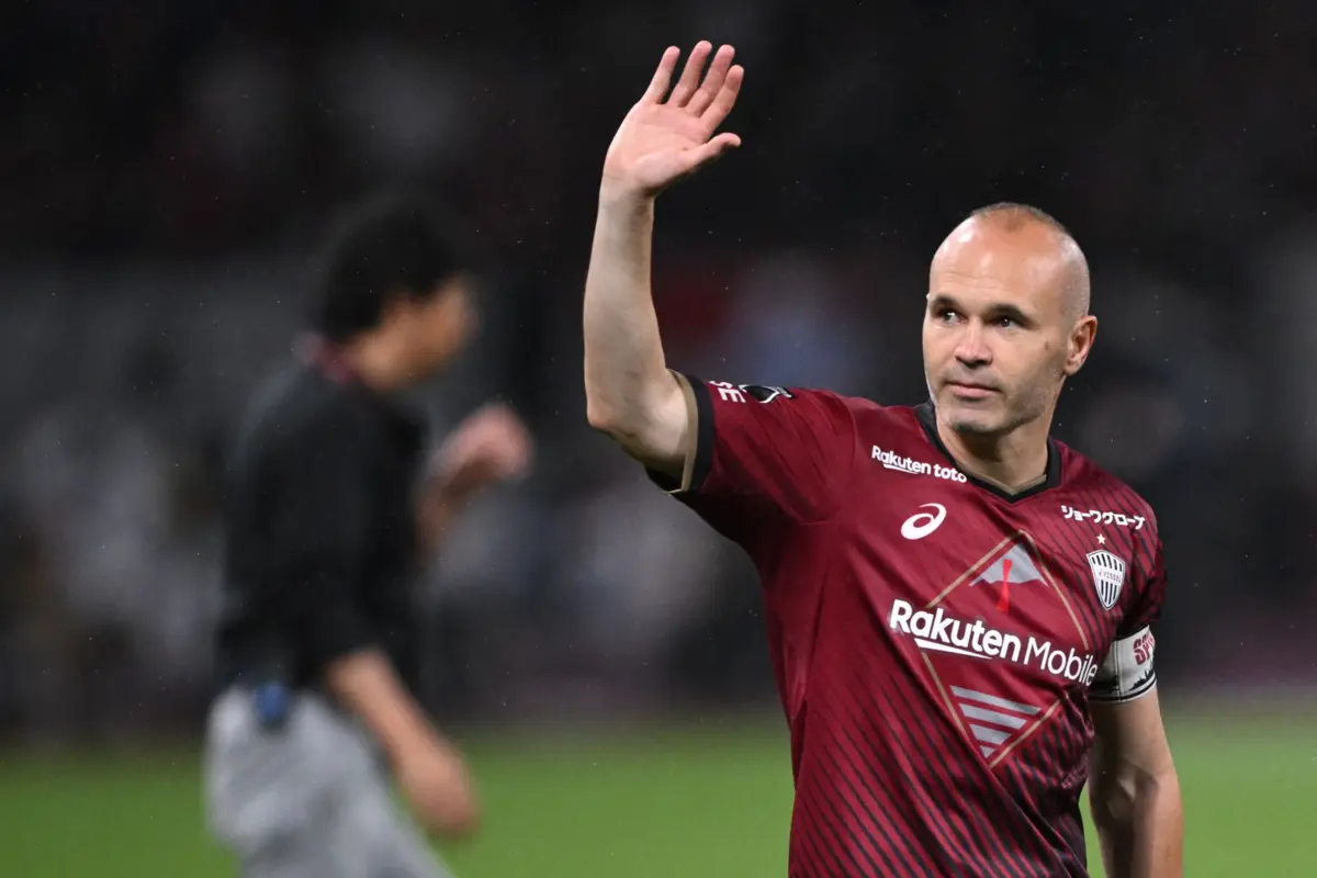 Andrés Iniesta deixou o Vissel Kobe para reforçar o Emirates Club