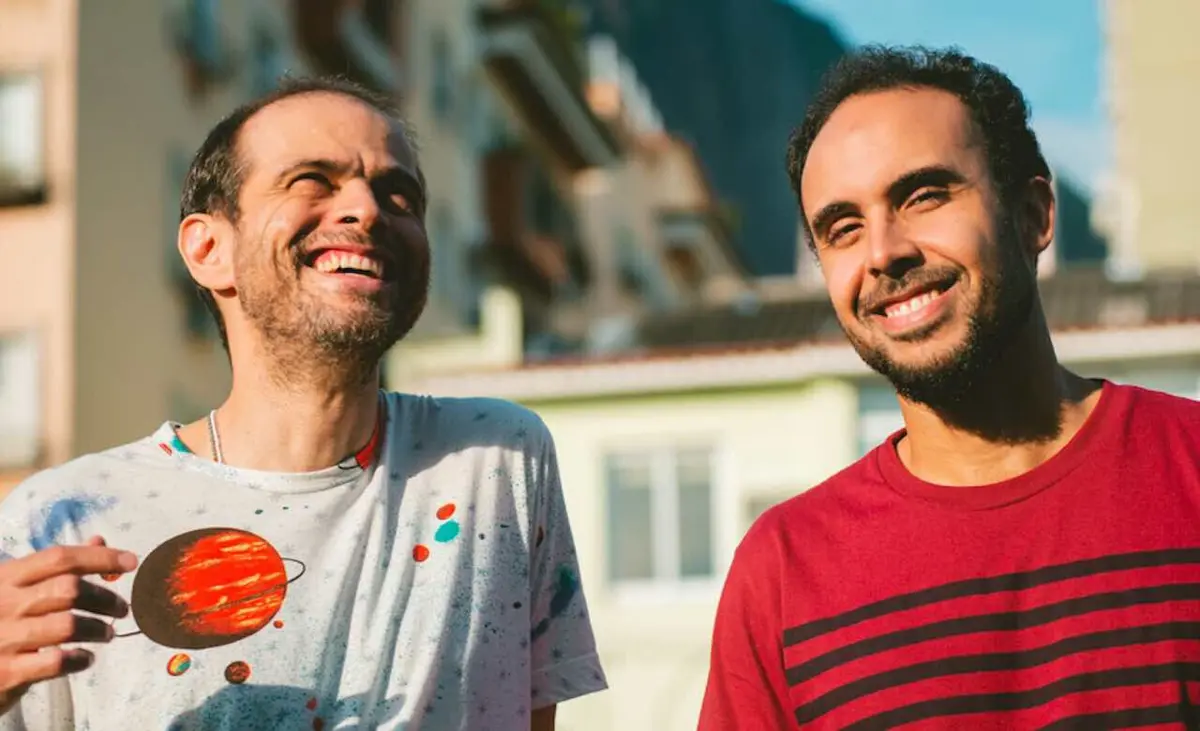 Parceria artística entre Bem Gil e Moreno Veloso remonta a 2019