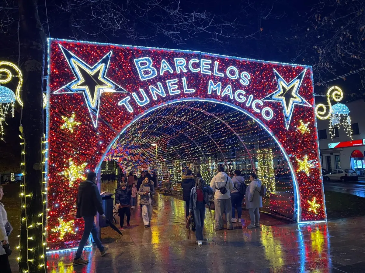 Imagem de contexto do artigo Multidão assistiu à inauguração da iluminação de Natal em Barcelos