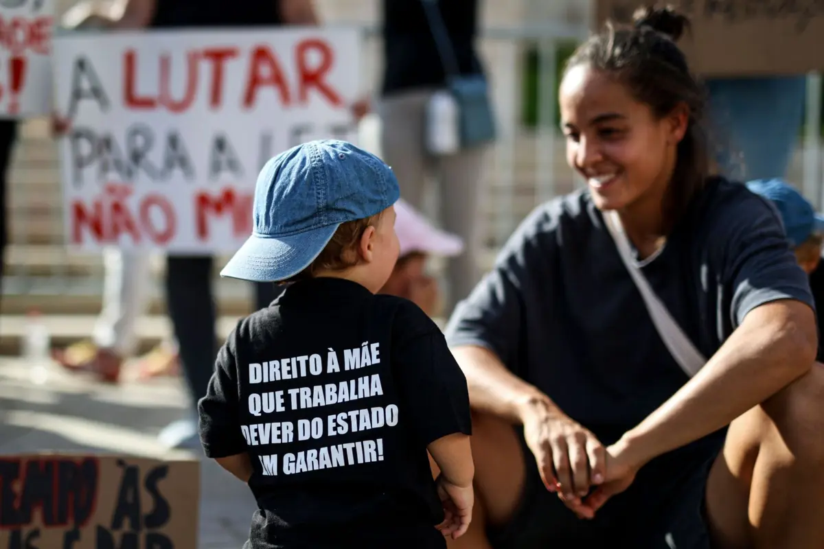 No sábado, manifestantes saíram à rua numa concentração nacional contra a reforma laboral do Governo, junto à Assembleia da República