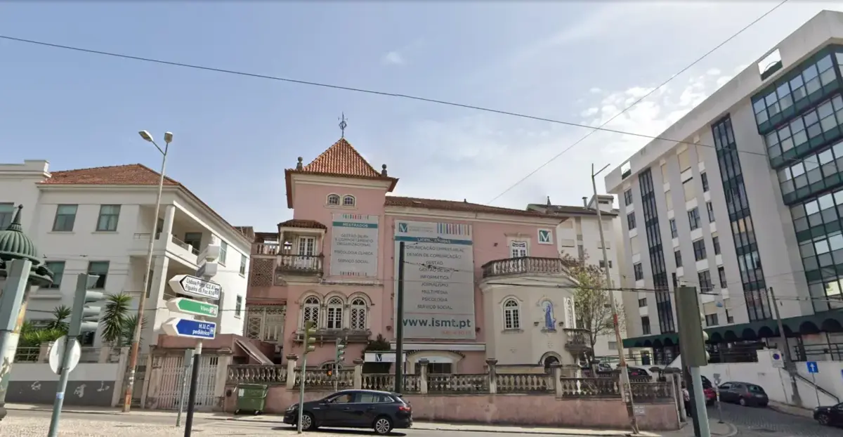 Os cursos serão lecionados presencialmente, online ou em formato misto