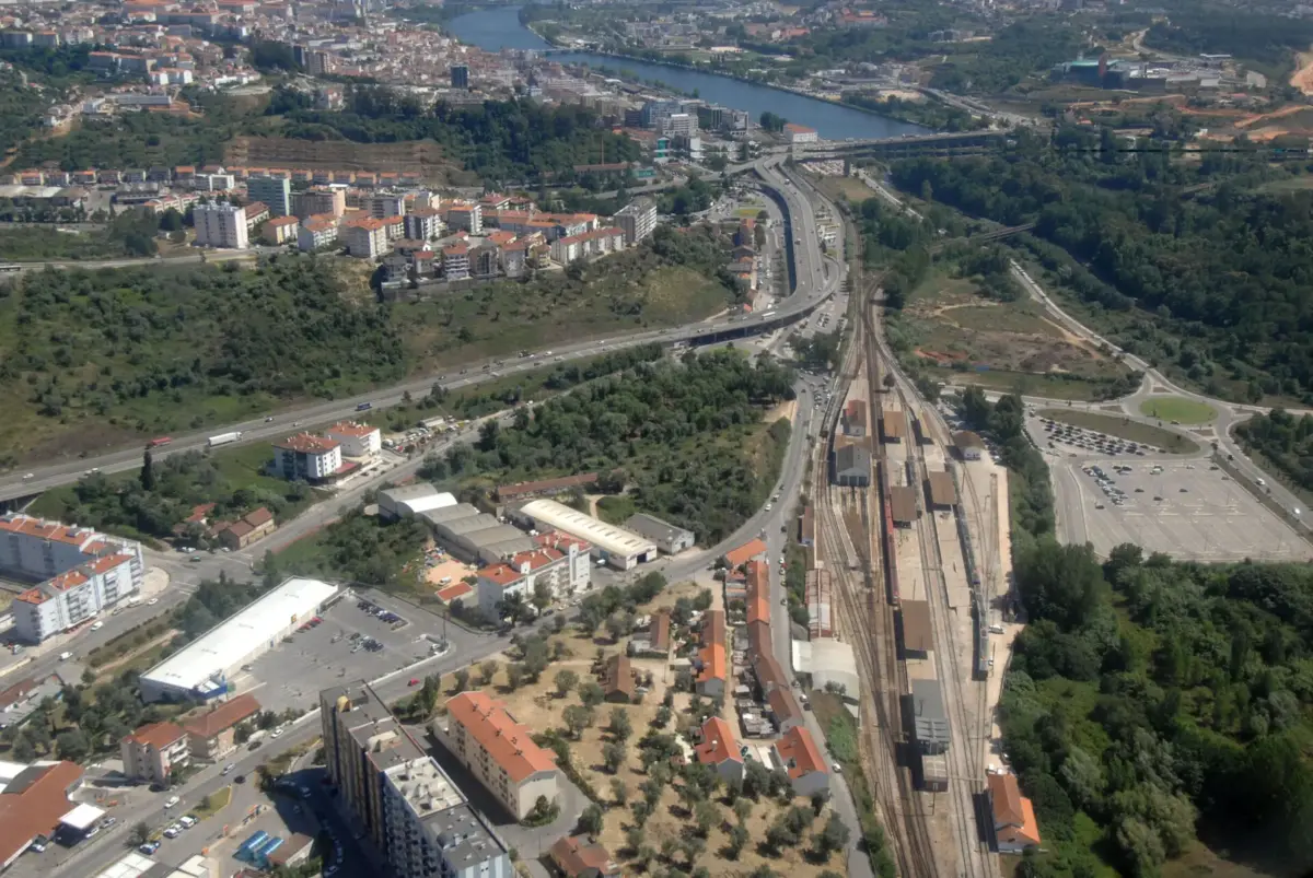 Imagem de contexto do artigo Proposta da Lusolav para alta velocidade prevê evitar 45 demolições em Coimbra
