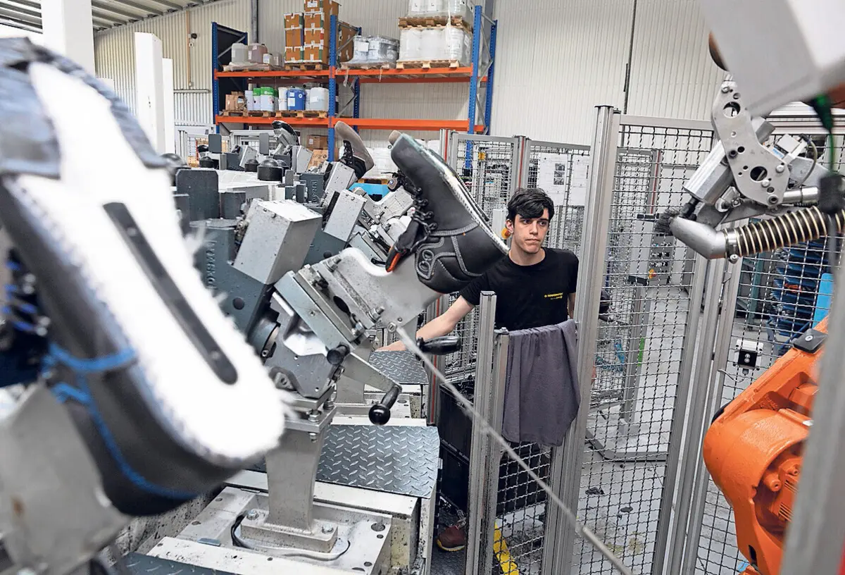 Empresa AMF Safety Shoes, de Guimarães, planeia robotizar a grande maioria dos seus processos