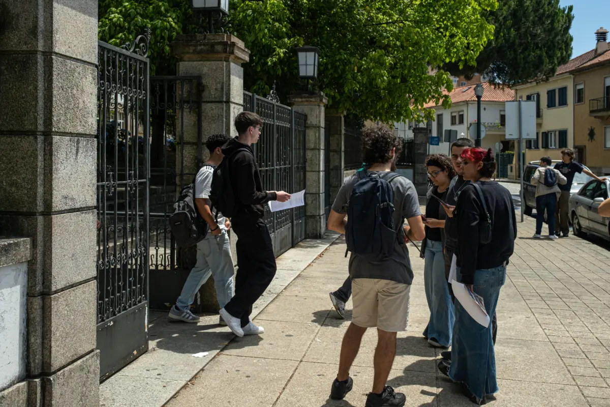 Os exames nacionais estão marcados para entre 17 e 30 de junho, e as provas do 9.º ano realizam-se a 20 e 25 de junho