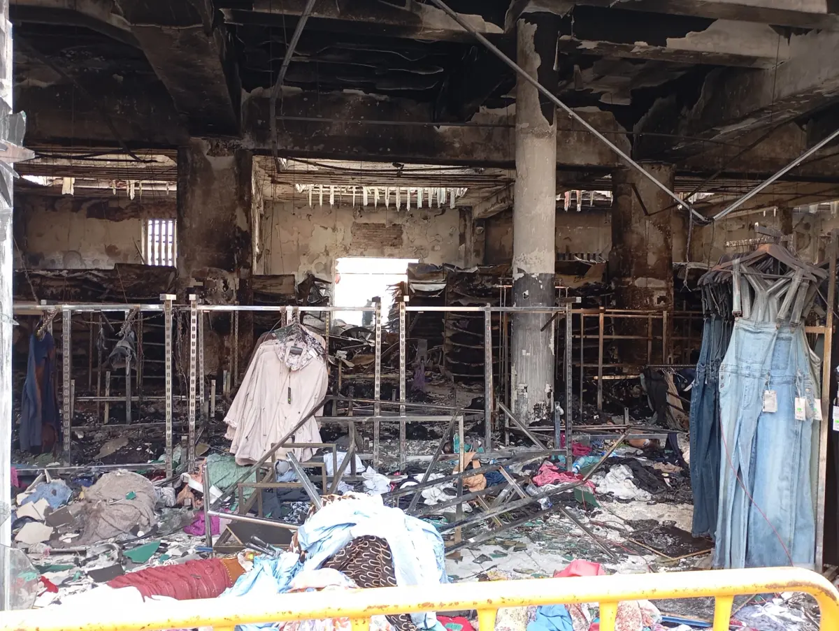 Incêndio teve início nas traseiras do edifício