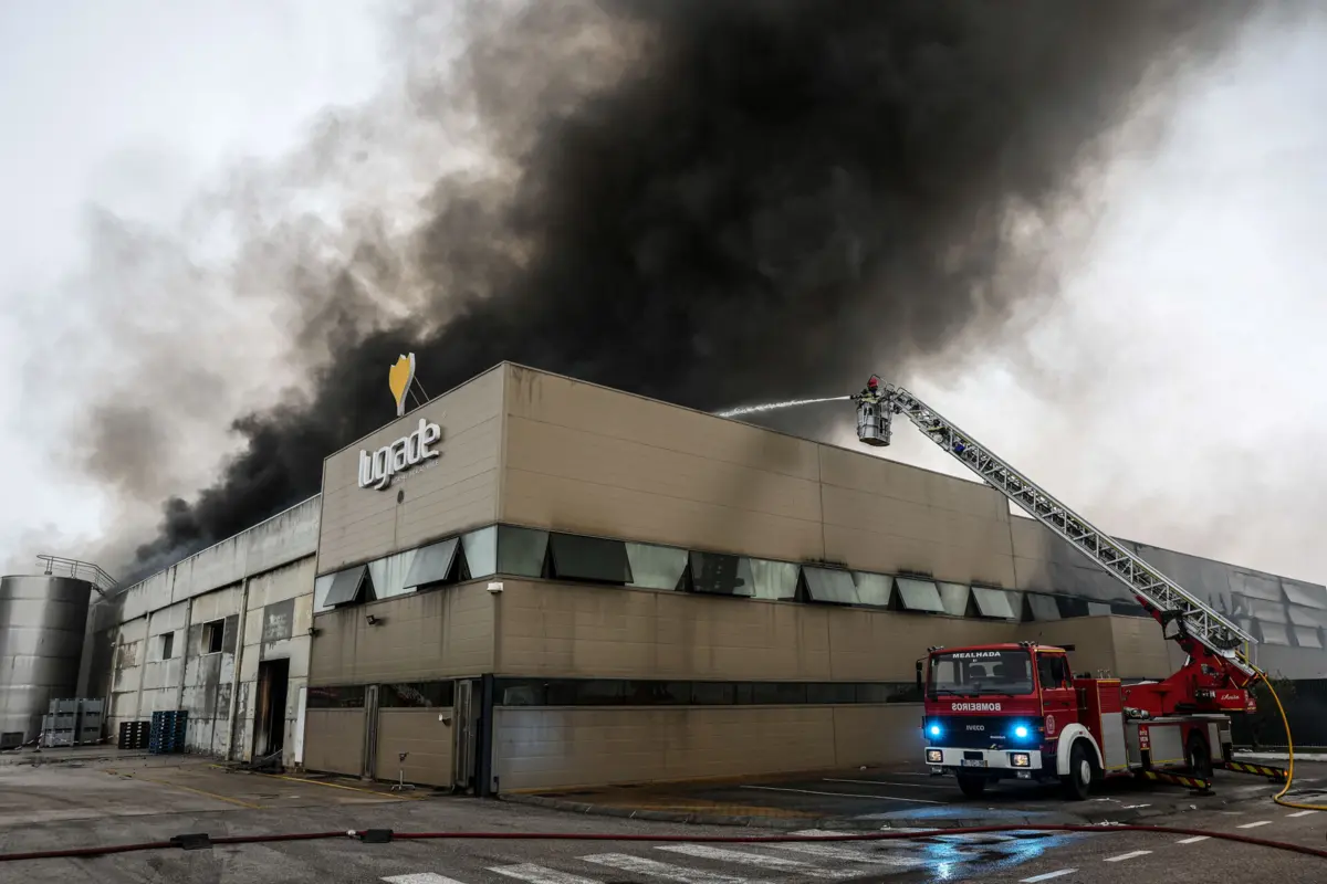 Incêndio em abril do ano passado destruiu fábrica em Torre de Vilela