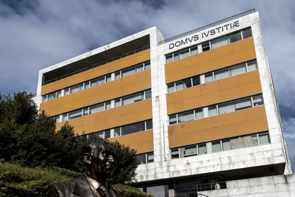 Juiz de Tribunal da Feira só vai interrogar o suspeito quinta-feira