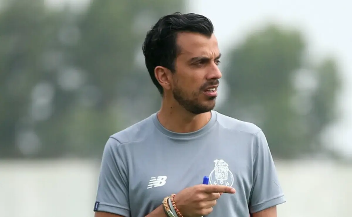 Técnico substitui António Folha