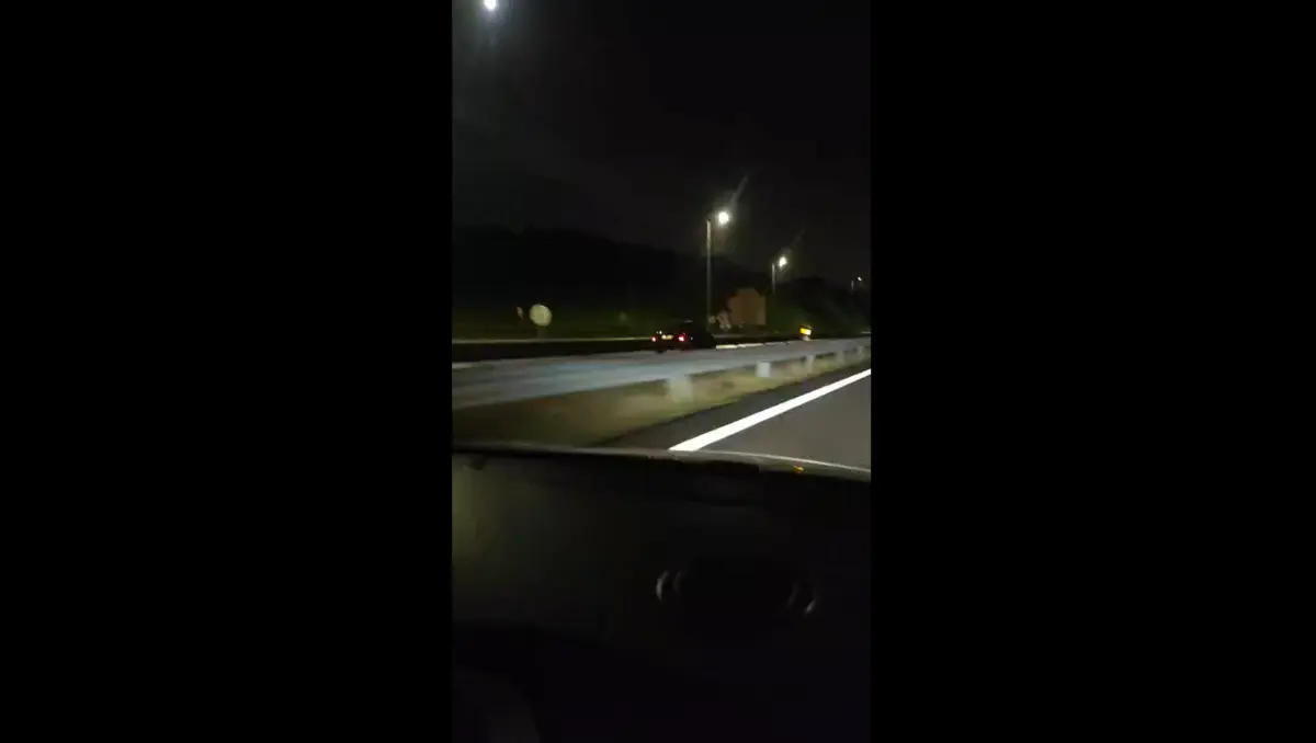 O automóvel percorreu vários quilómetros em direção ao Porto, mas na faixa de rodagem contrária