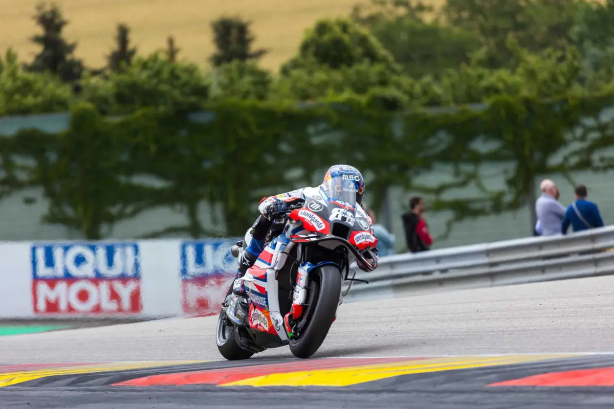 Miguel Oliveira aos comandos da Aprilia