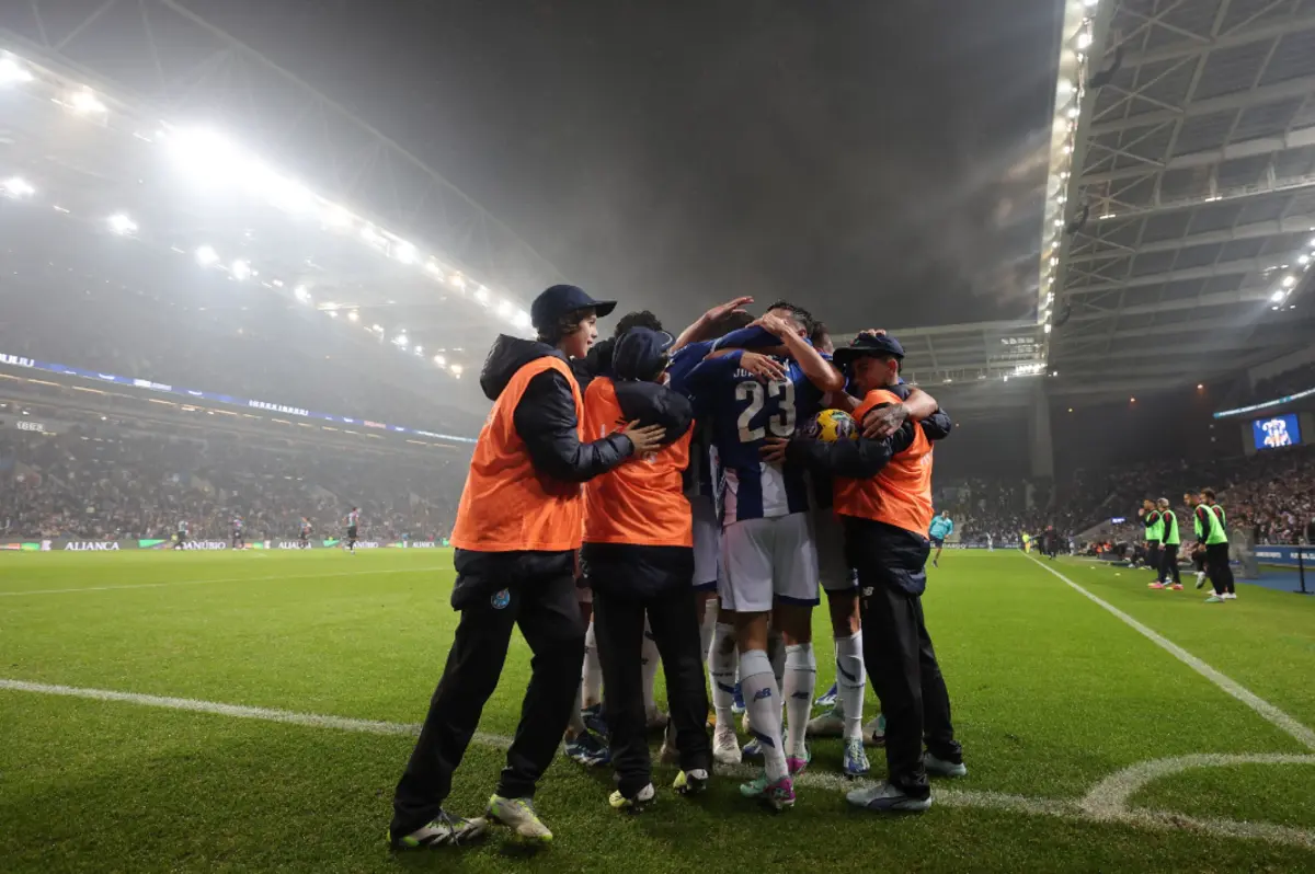 Apanha-bolas ajudou o F. C. Porto a marcar o segundo golo ao Braga